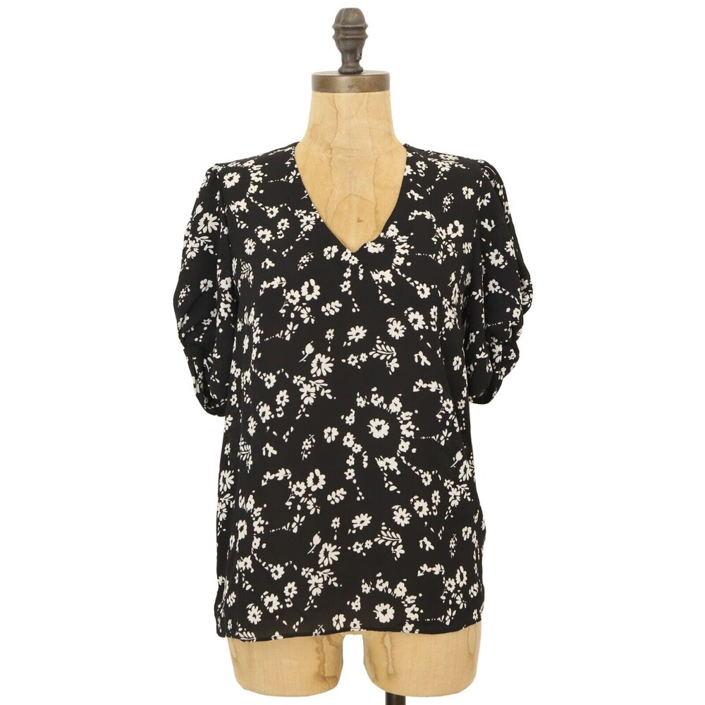 Everleigh Nordstrom V-Neck Top Blouse XS Short Puff Sleeve Floral Black NEW B31